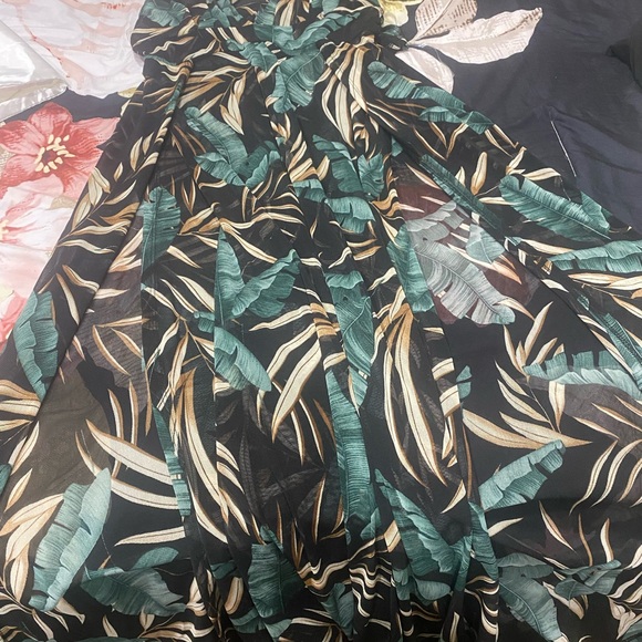 Tropical Leaf Print Maxi Dress - Picture 2 of 3